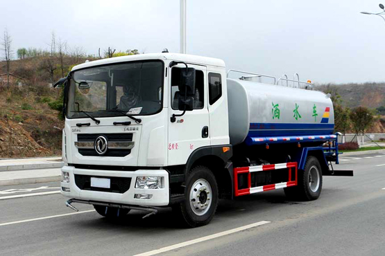 怎樣排除灑水車柴油機(jī)過早、過遲的噴油現(xiàn)象？